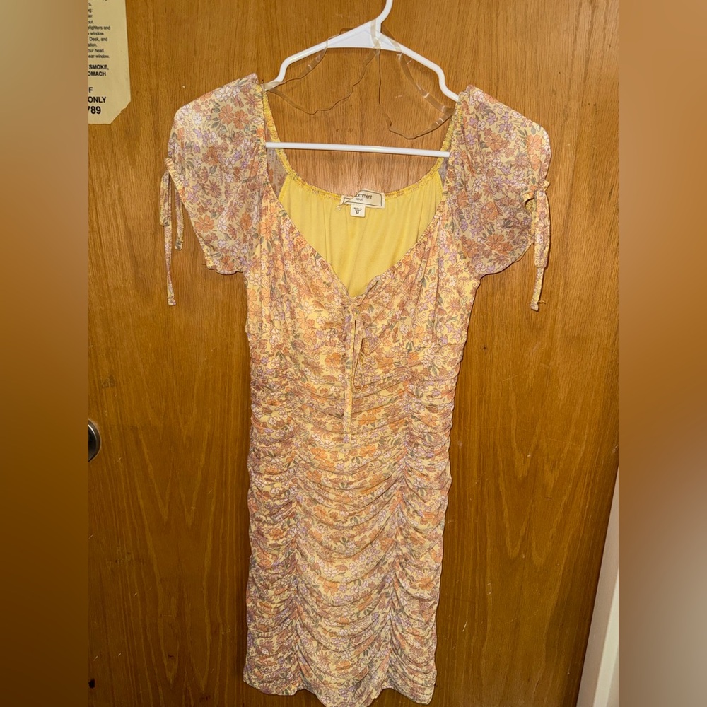 Comment NY-LA Yellow Dress